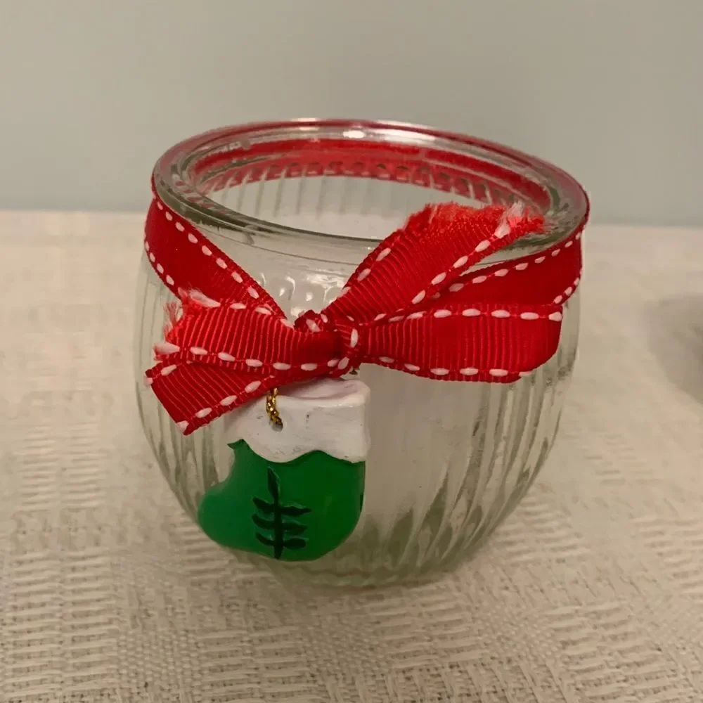Holiday Mitten Candles